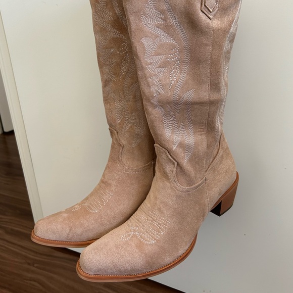 Cowboy Boots - Faux Suede - Picture 4 of 6